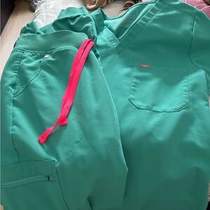 Scrub Set with Pink Drawstring